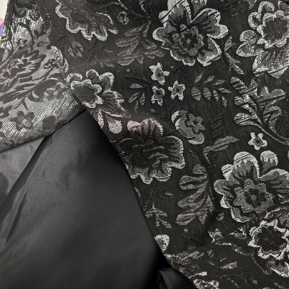 Girl's Size 4 Black Metallic Silver Dress - Picture 7 of 9